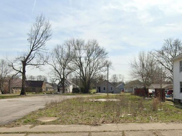 1929 Locust Street, Terre Haute, IN 47807