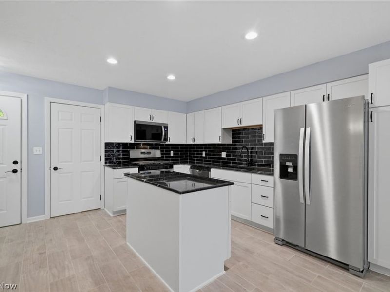 6670 Seville Drive , Canfield, OH 44406 Photo 3