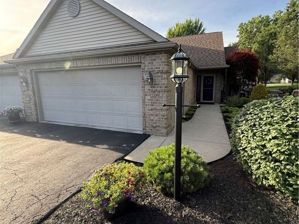 210 Abbey Rd, New Castle, PA 16105