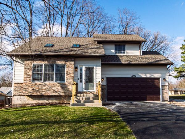 1900 Loganberry Lane , Crown Point, IN 46307