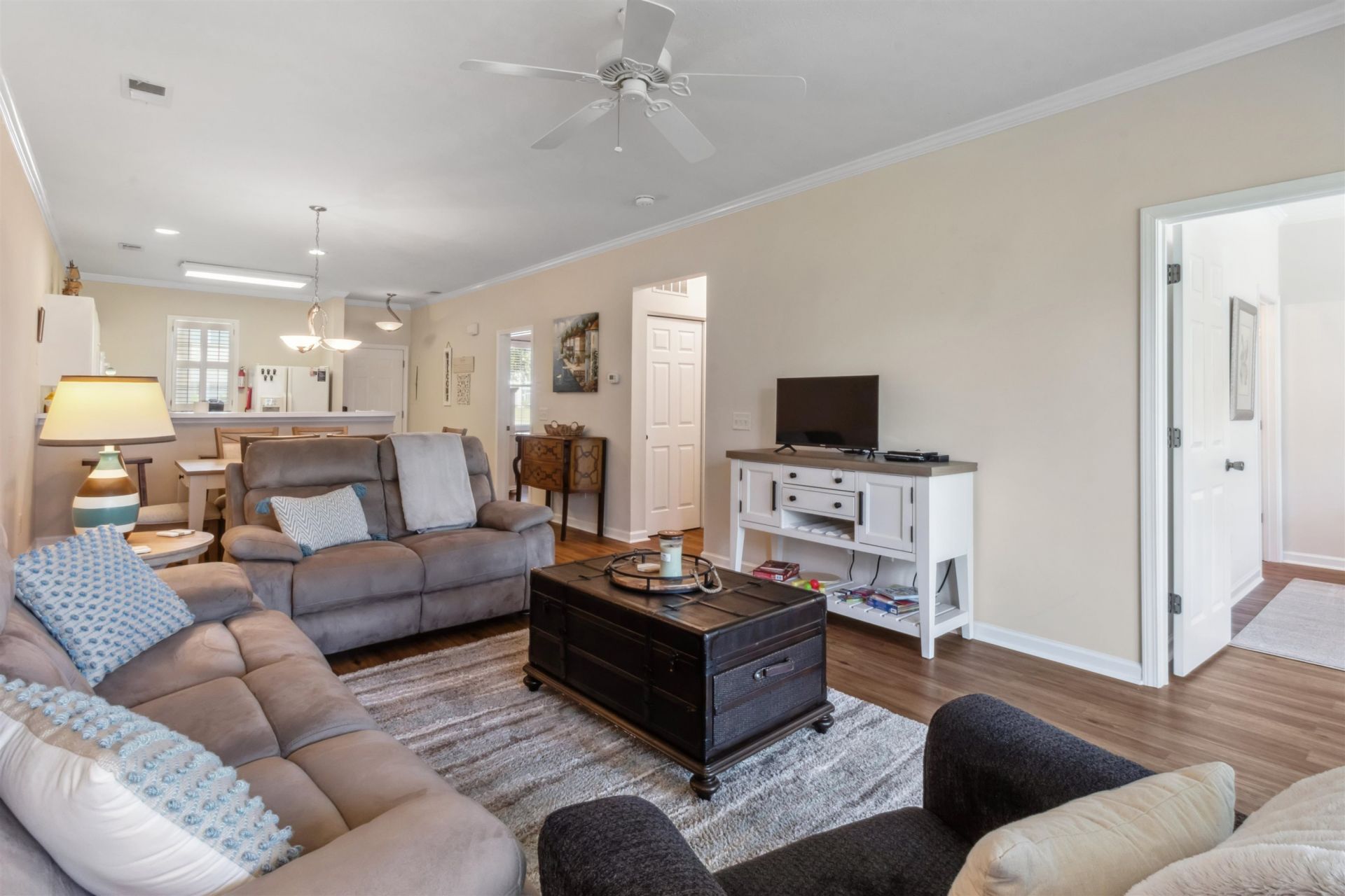 901 W Port Dr. Photo 8