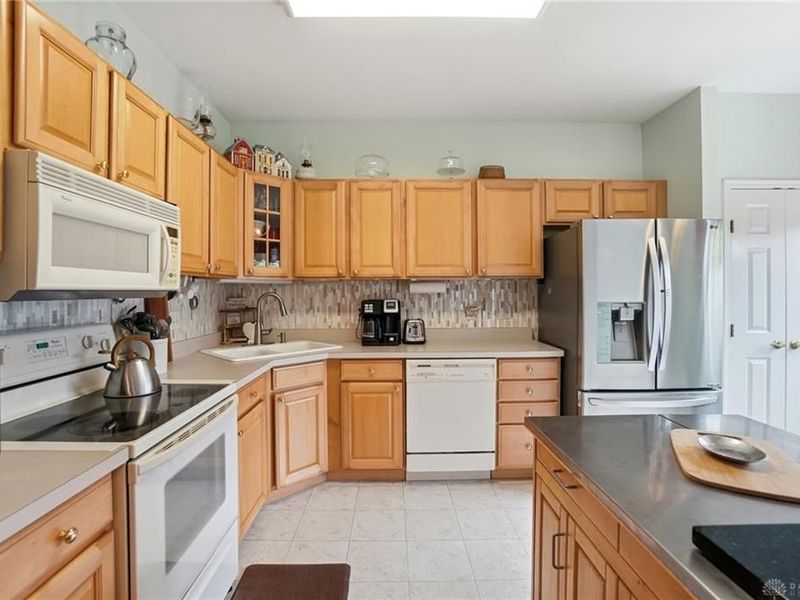 3043 Willowbrook Way, Beavercreek, OH 45431 Photo 5