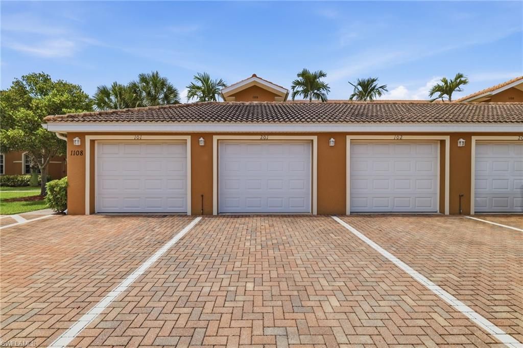1108 Winding Pines Cir, Unit 201, Cape Coral, FL 33909 Photo