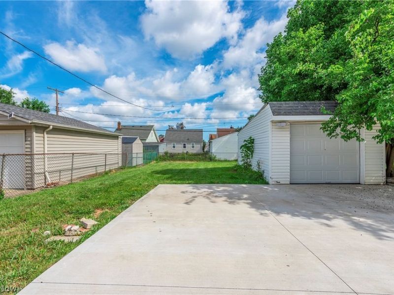 3018 Russell Avenue , Parma, OH 44134 Photo 8