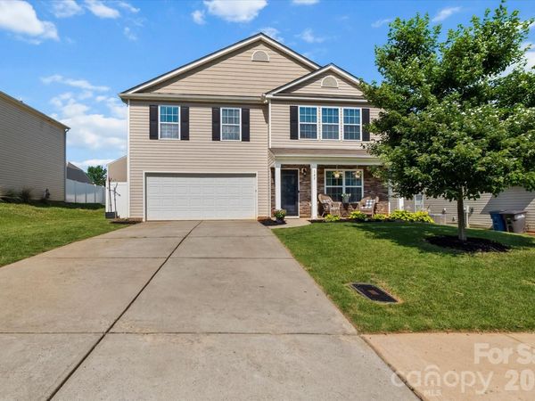 127 Harvest Pointe Drive, Statesville, NC 28677