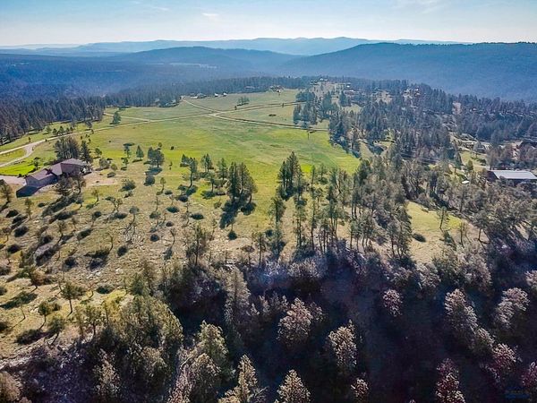 27333 TAYLOR LN, Hot Springs, SD 57747