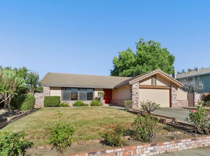 9924 Meadow Oak Cir, Elk Grove, CA 95624 Photo