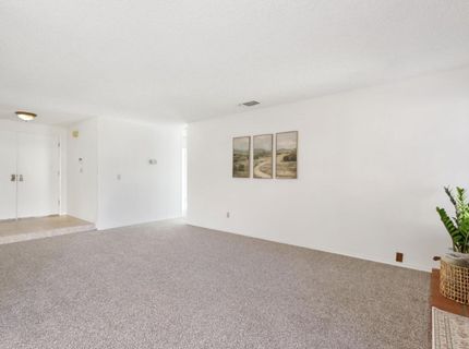 9924 Meadow Oak Cir, Elk Grove, CA 95624 Photo