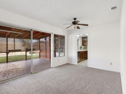 9924 Meadow Oak Cir, Elk Grove, CA 95624 Photo