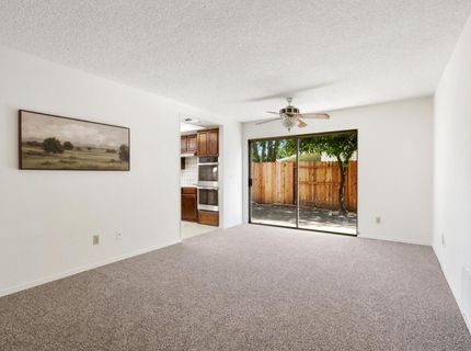 9924 Meadow Oak Cir, Elk Grove, CA 95624 Photo