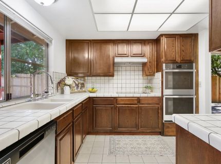 9924 Meadow Oak Cir, Elk Grove, CA 95624 Photo