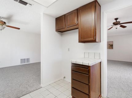 9924 Meadow Oak Cir, Elk Grove, CA 95624 Photo