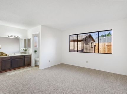 9924 Meadow Oak Cir, Elk Grove, CA 95624 Photo