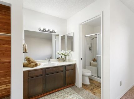9924 Meadow Oak Cir, Elk Grove, CA 95624 Photo