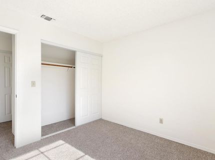 9924 Meadow Oak Cir, Elk Grove, CA 95624 Photo