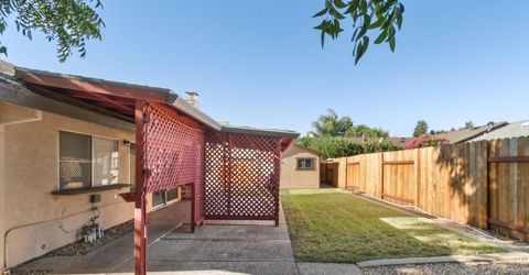 9924 Meadow Oak Cir, Elk Grove, CA 95624 Photo