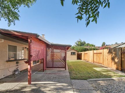 9924 Meadow Oak Cir, Elk Grove, CA 95624 Photo