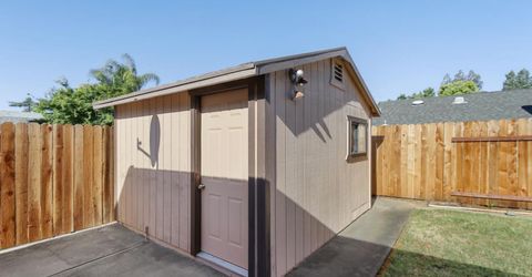 9924 Meadow Oak Cir, Elk Grove, CA 95624 Photo