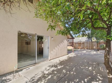 9924 Meadow Oak Cir, Elk Grove, CA 95624 Photo