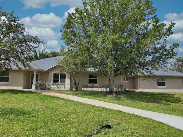 2879 SE Peru Street, Port Saint Lucie, FL 34984