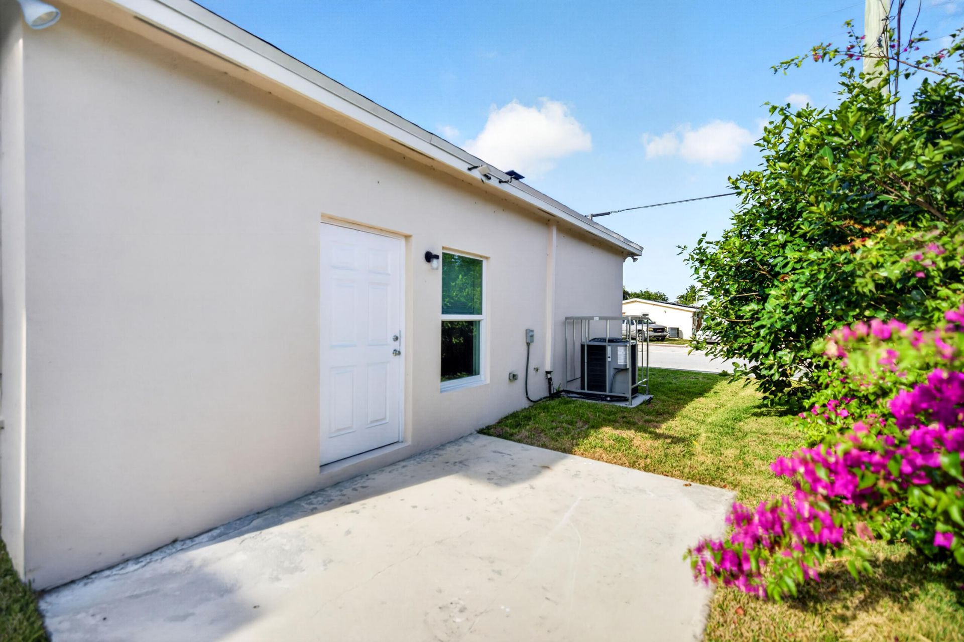 402 NW 12th Avenue, Boynton Beach, FL 33435 Photo