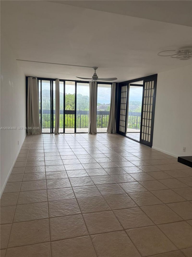 2400 Presidential Way , Unit 403, West Palm Beach, FL 33401 Photo