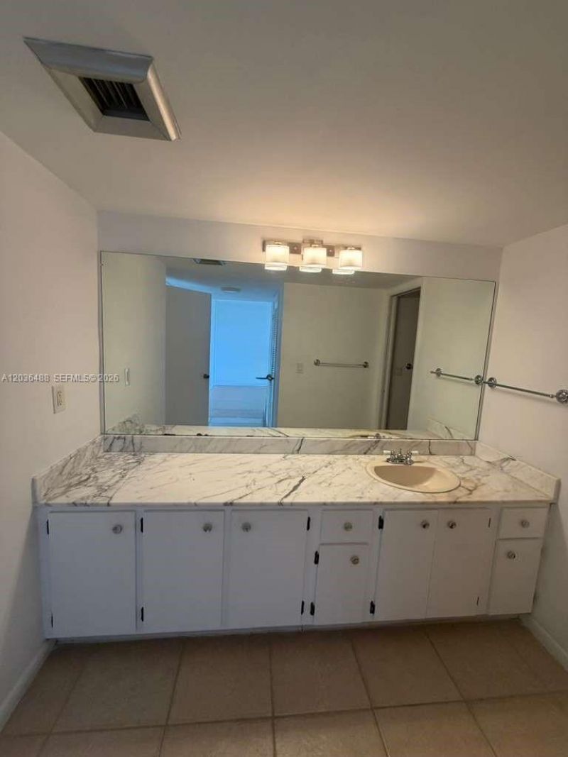 2400 Presidential Way , Unit 403, West Palm Beach, FL 33401 Photo