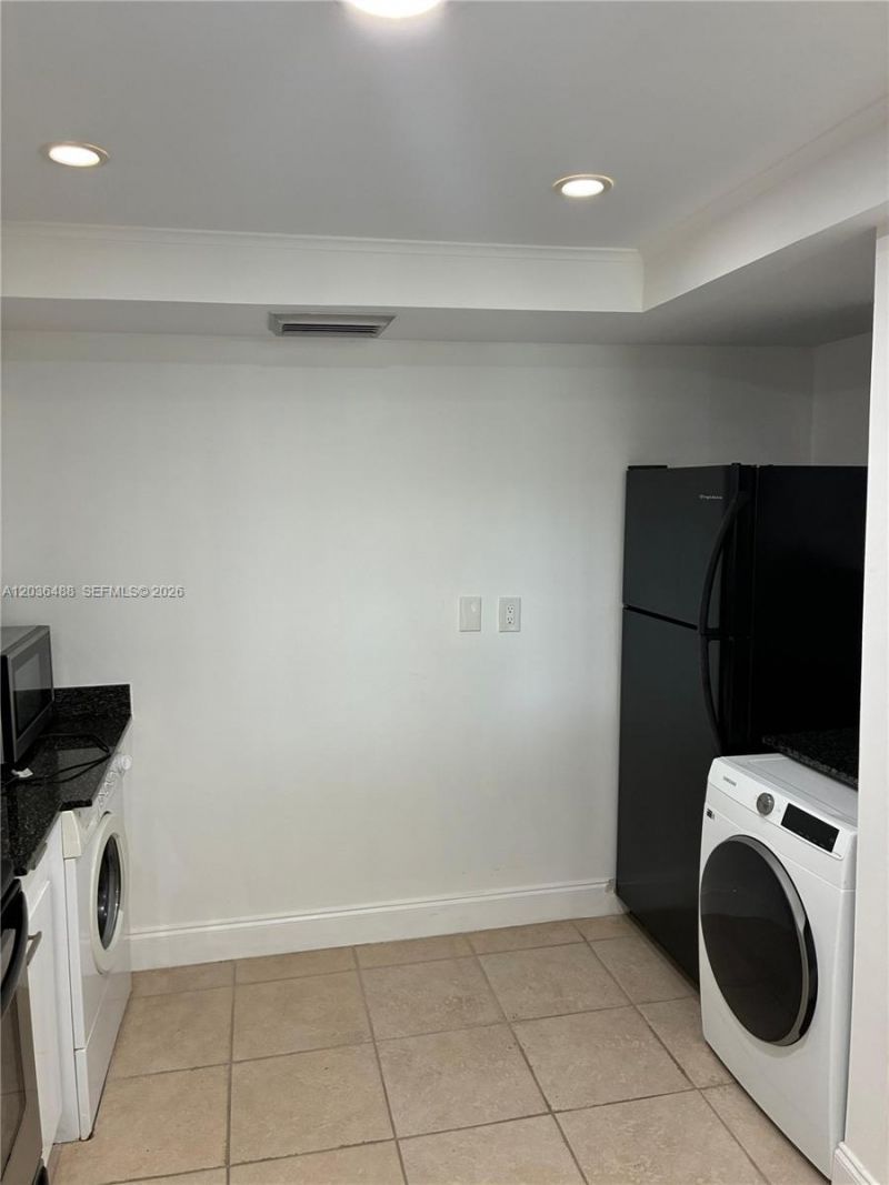 2400 Presidential Way , Unit 403, West Palm Beach, FL 33401 Photo
