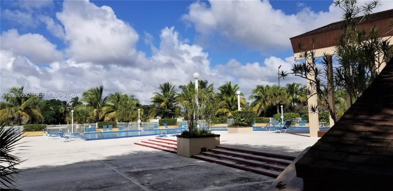 14201 N Kendall Dr , Unit 405D, Miami, FL 33186 Photo