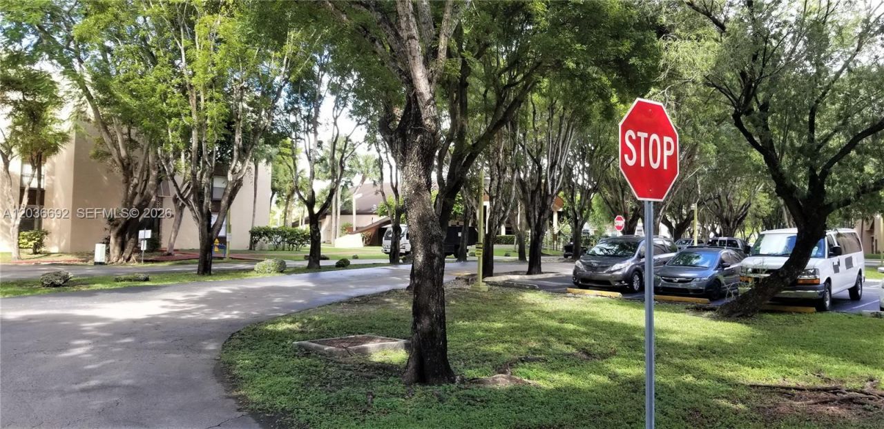 14201 N Kendall Dr , Unit 405D, Miami, FL 33186 Photo