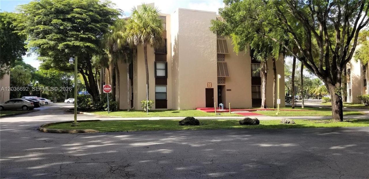 14201 N Kendall Dr , Unit 405D, Miami, FL 33186 Photo