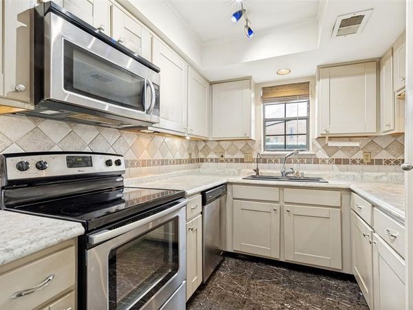 3635 Garden Brook Drive, Unit 14100, Farmers Branch, TX 75234