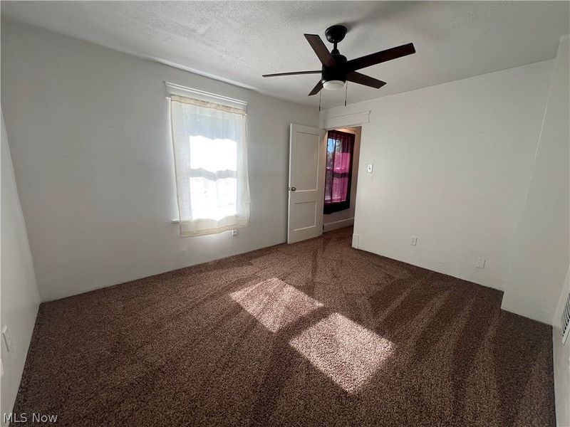 403 N Saint Clair Street , Girard, OH 44420 Photo 16