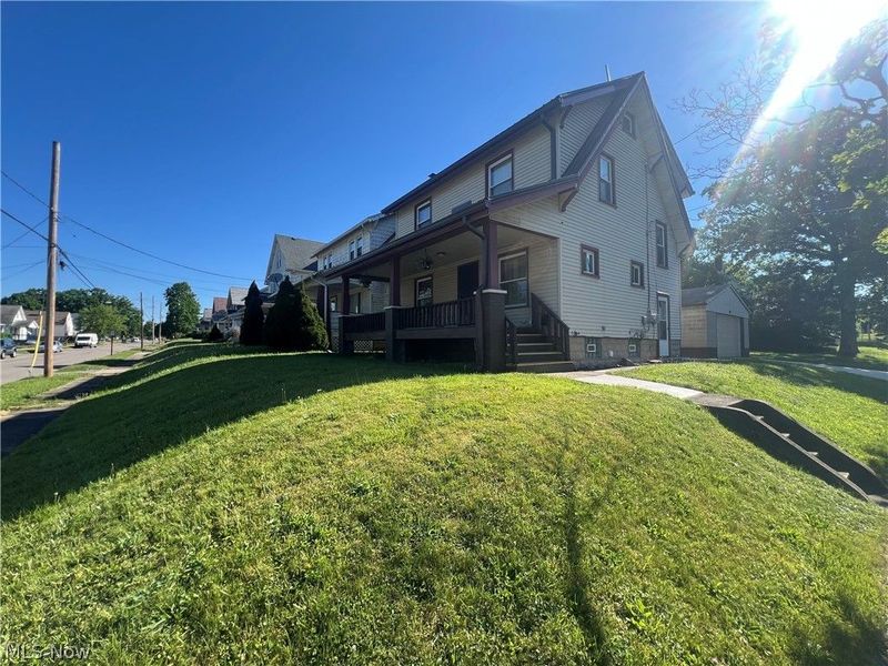 403 N Saint Clair Street , Girard, OH 44420 Photo 3
