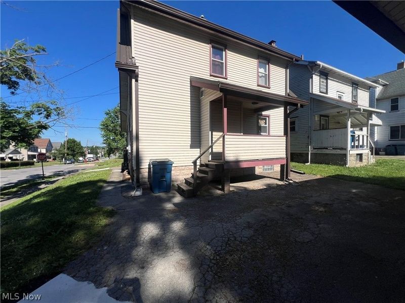 403 N Saint Clair Street , Girard, OH 44420 Photo 4