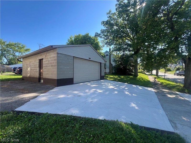 403 N Saint Clair Street , Girard, OH 44420 Photo 5