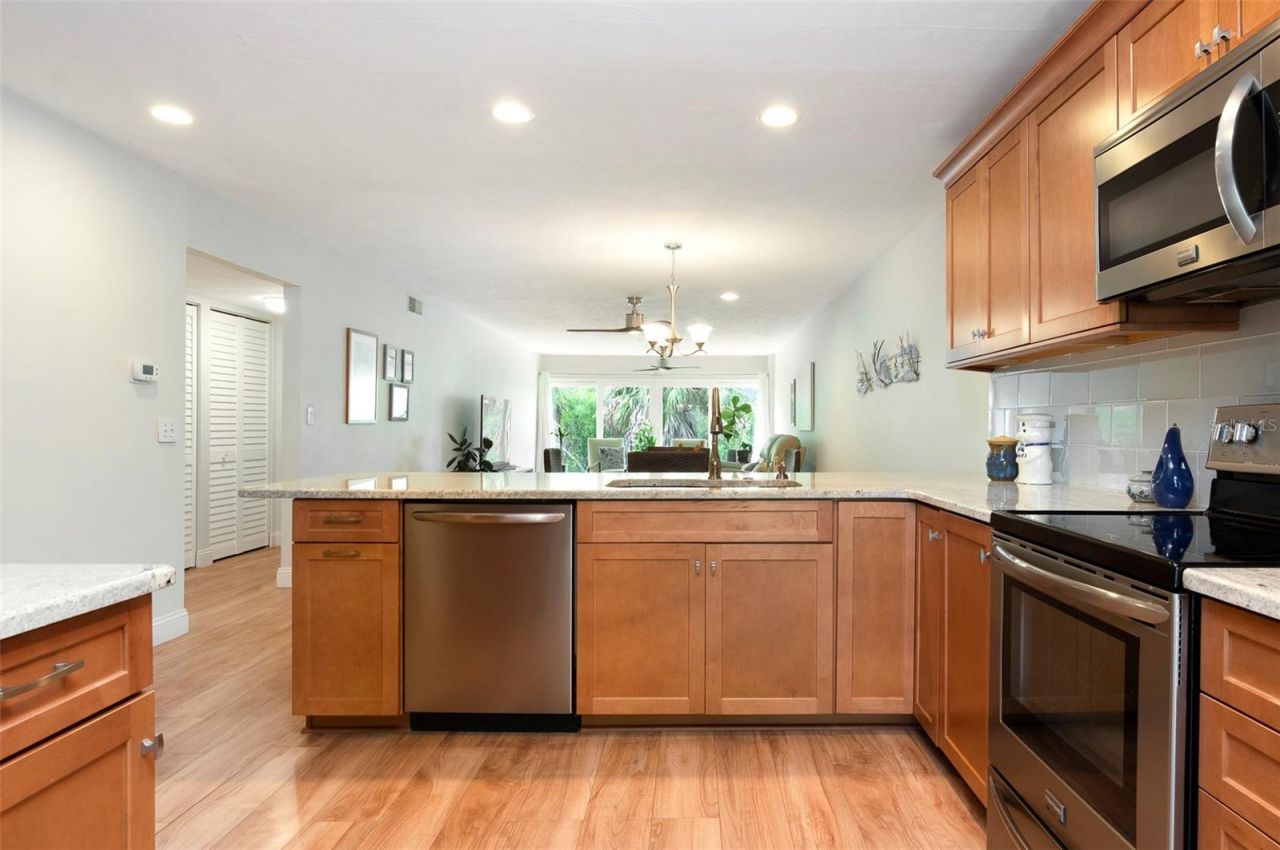 10152 Regal Drive, Largo, FL 33774 Photo
