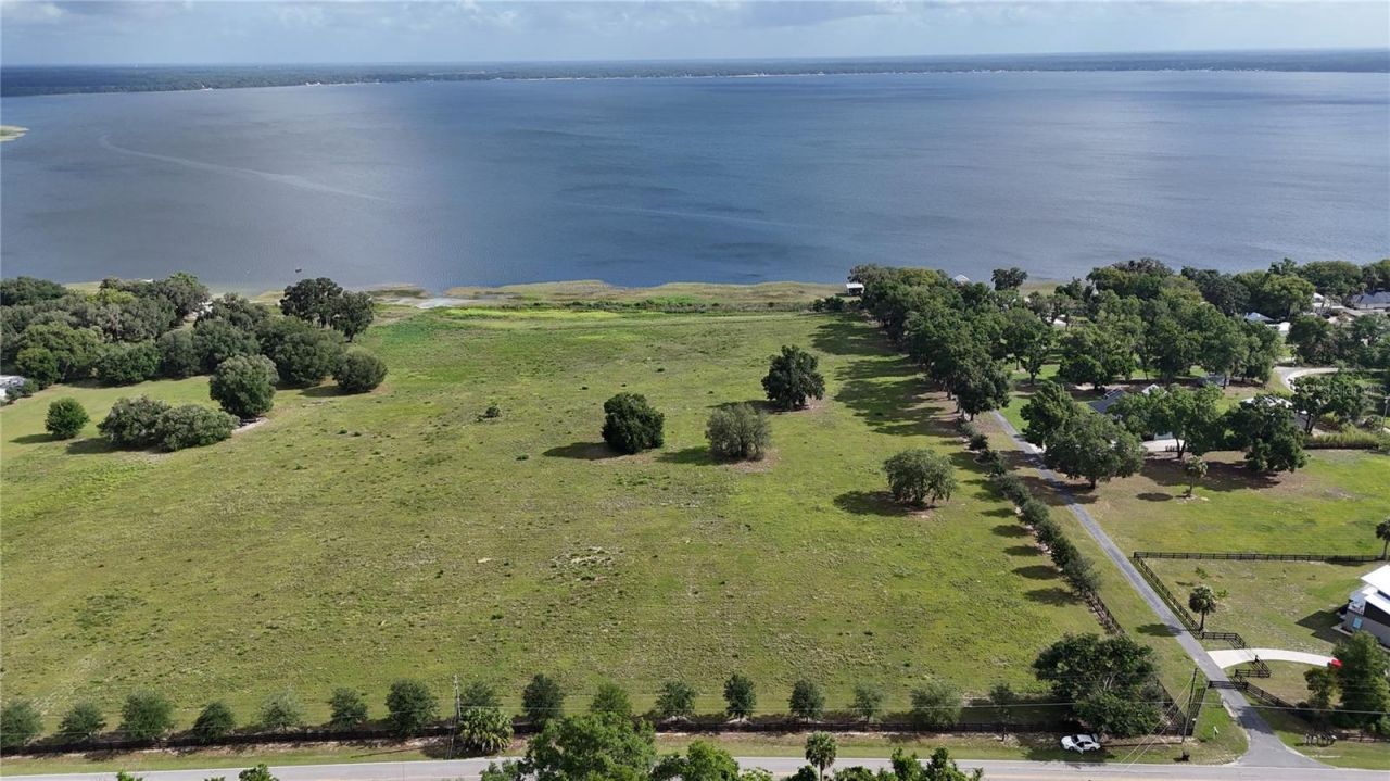 Tbd SE Sunset Harbor Road , Weirsdale, FL 32195 Photo