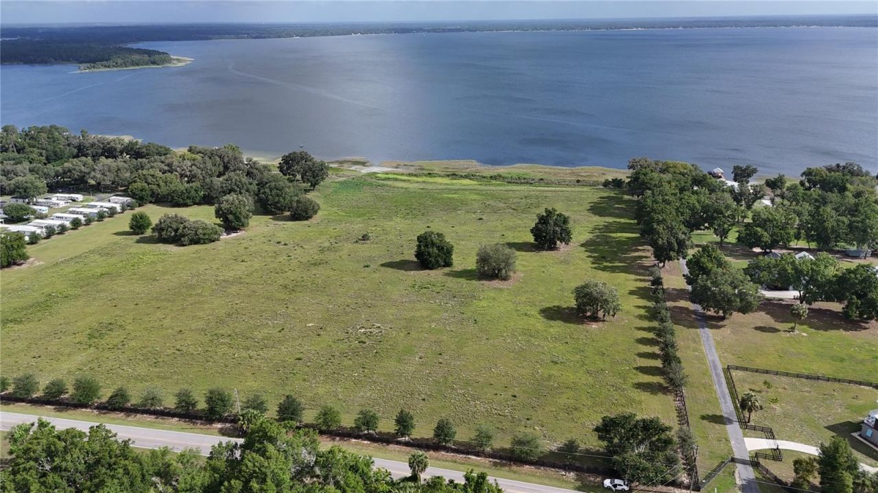 Tbd SE Sunset Harbor Road , Weirsdale, FL 32195 Photo