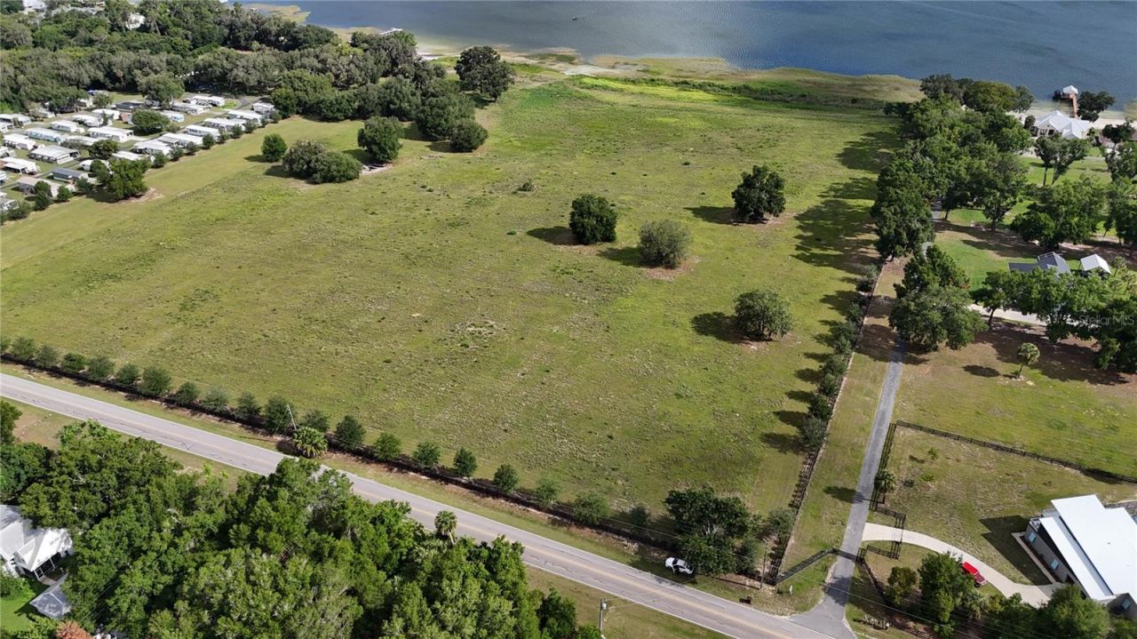 Tbd SE Sunset Harbor Road , Weirsdale, FL 32195 Photo
