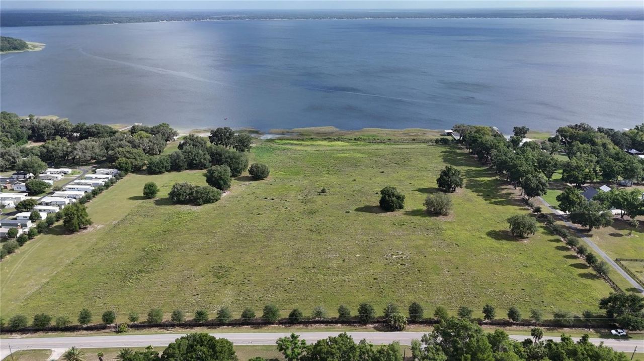 Tbd SE Sunset Harbor Road , Weirsdale, FL 32195 Photo