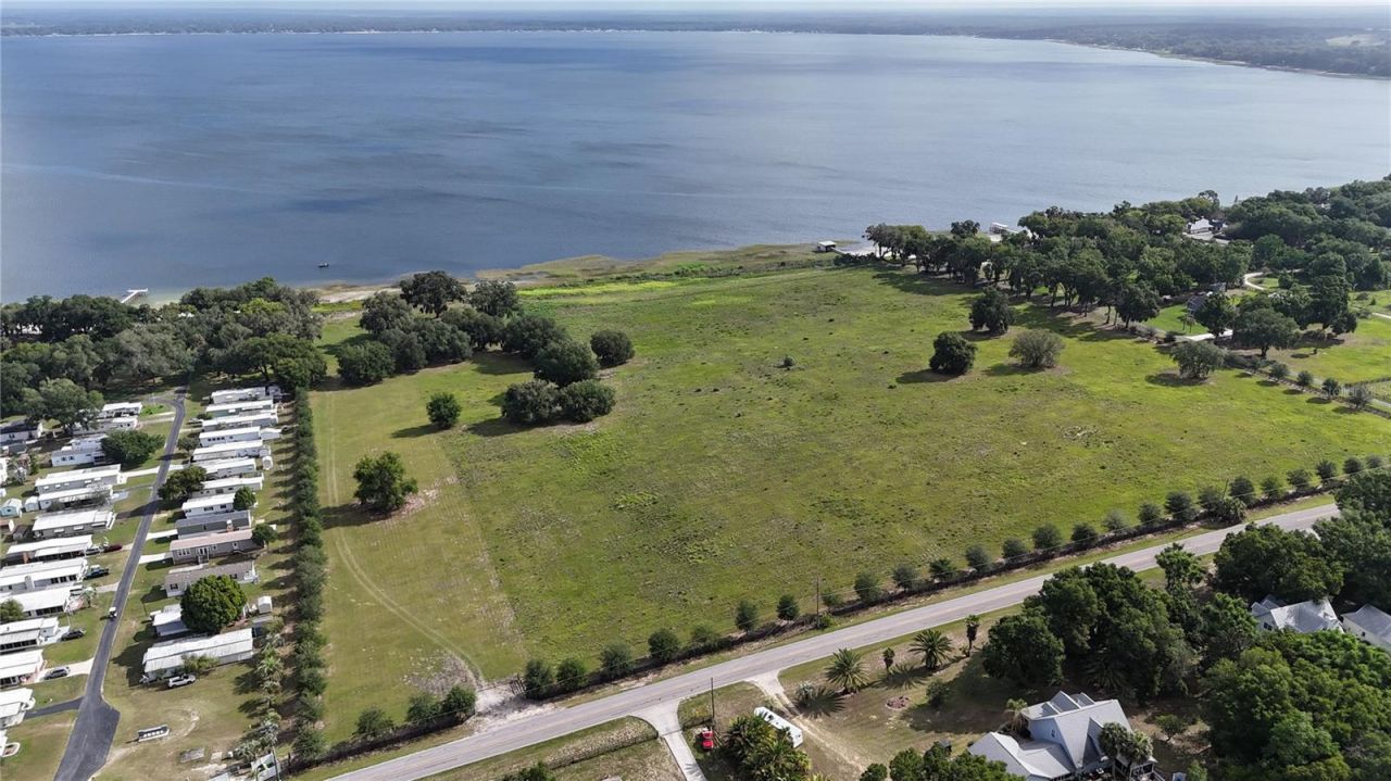 Tbd SE Sunset Harbor Road , Weirsdale, FL 32195 Photo