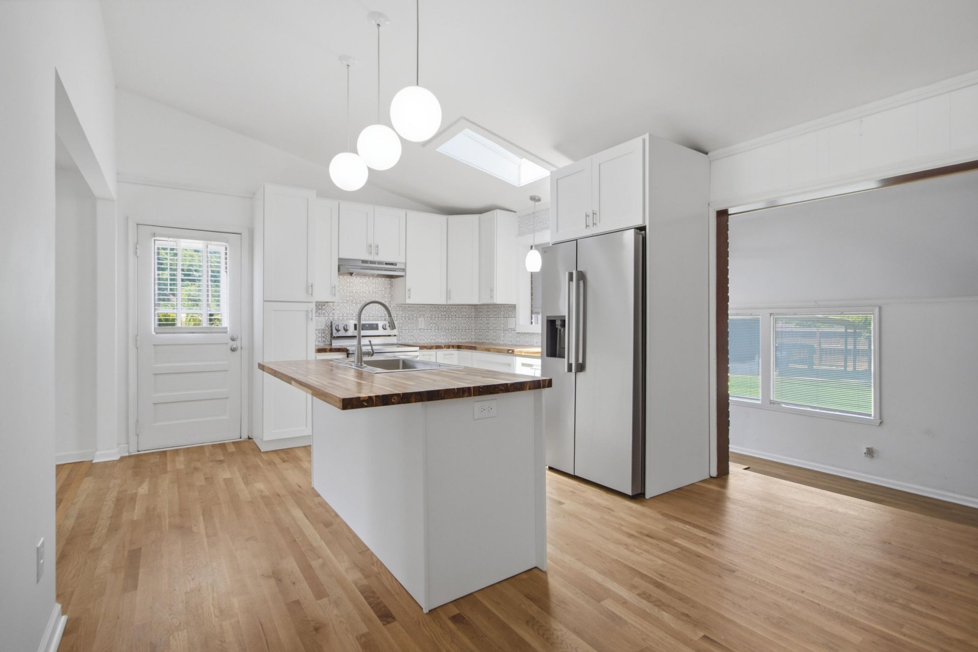1144 Wyndham Road Photo 12