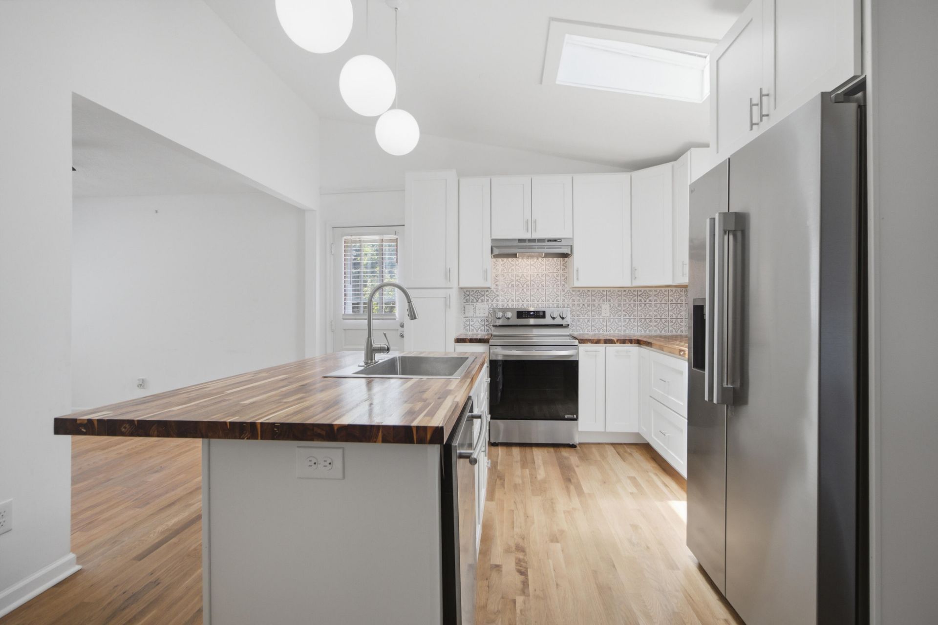 1144 Wyndham Road Photo 13