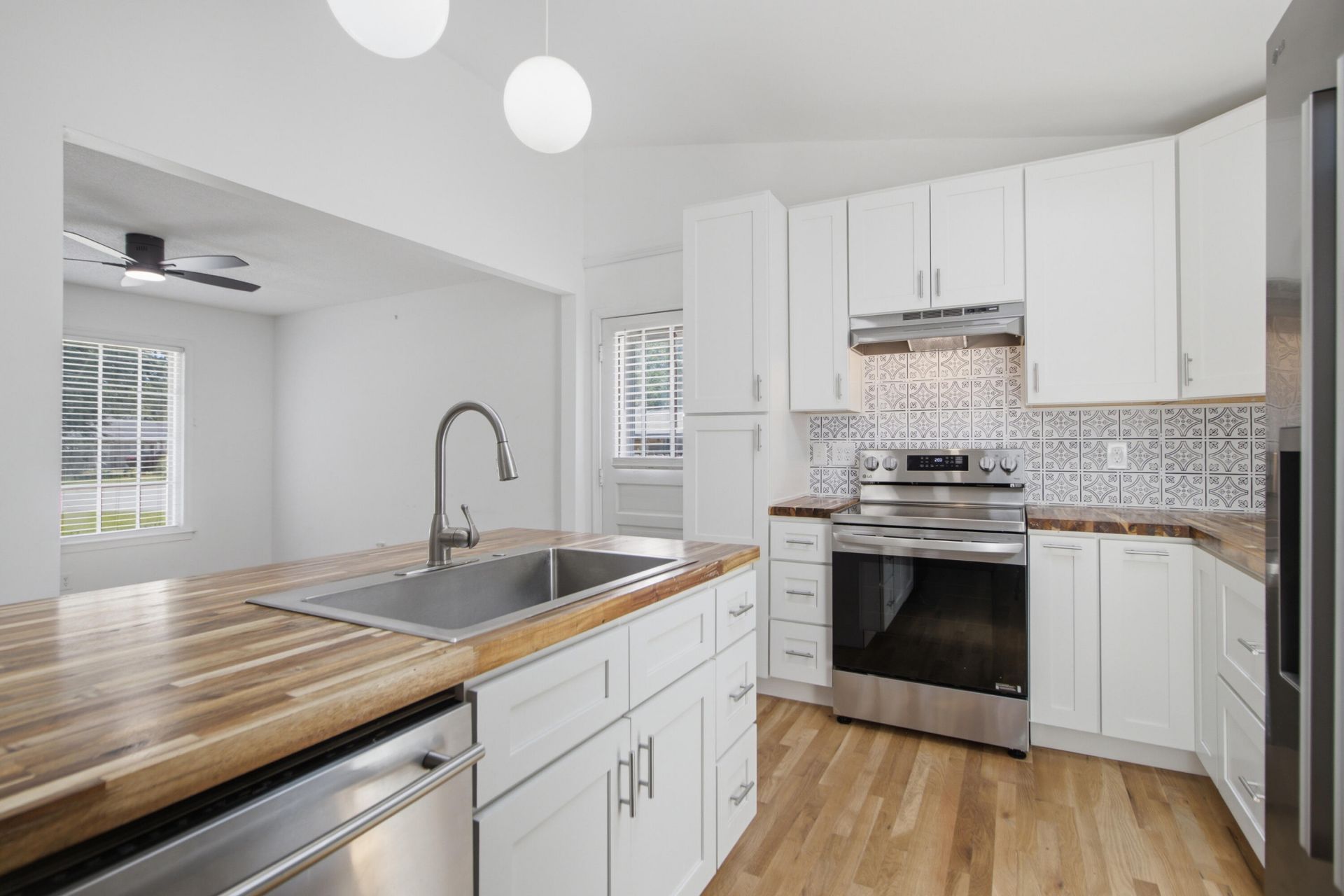 1144 Wyndham Road Photo 14