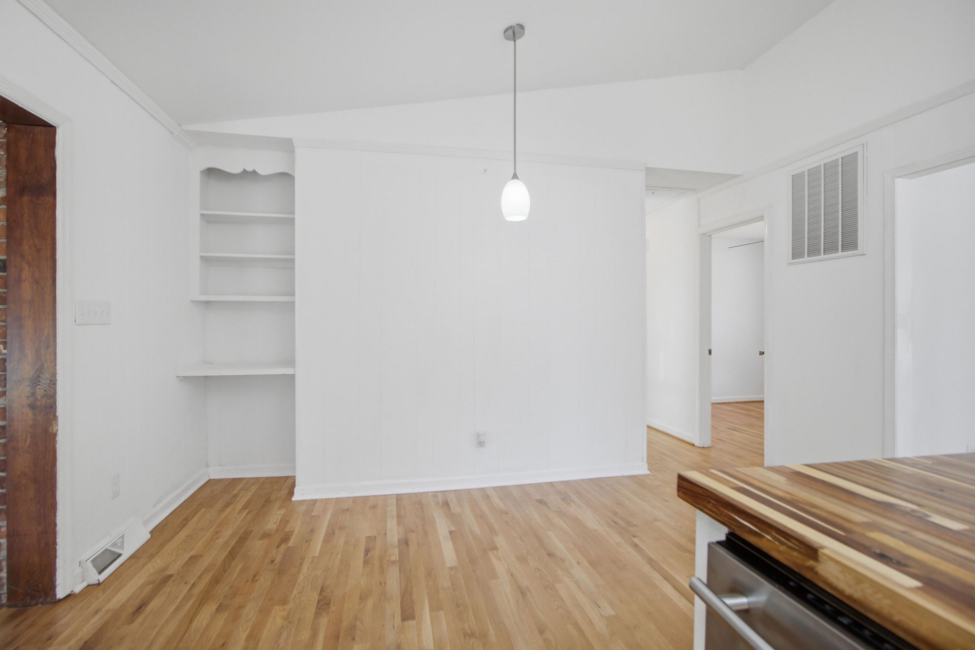 1144 Wyndham Road Photo 17