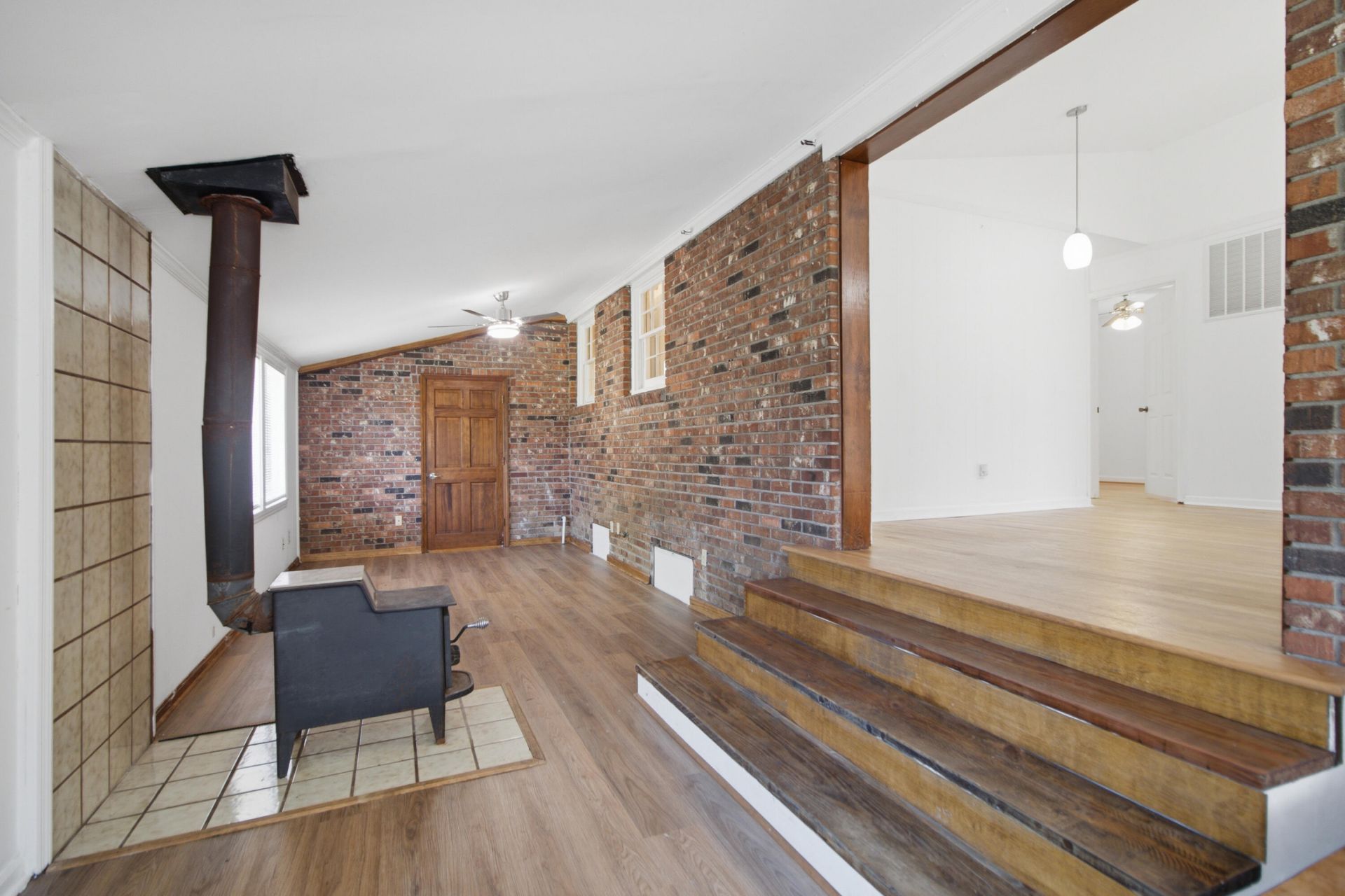 1144 Wyndham Road Photo 19