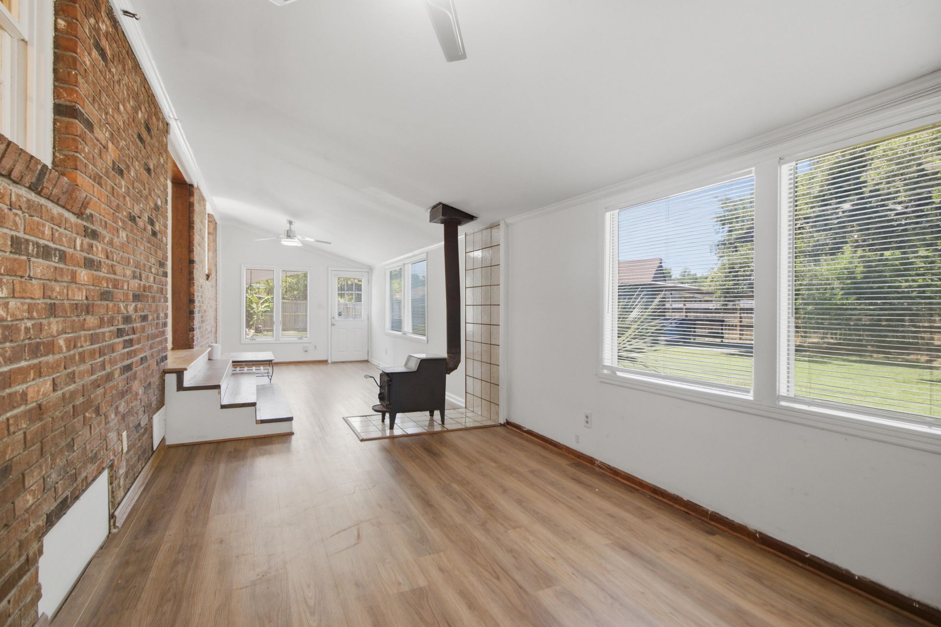 1144 Wyndham Road Photo 20