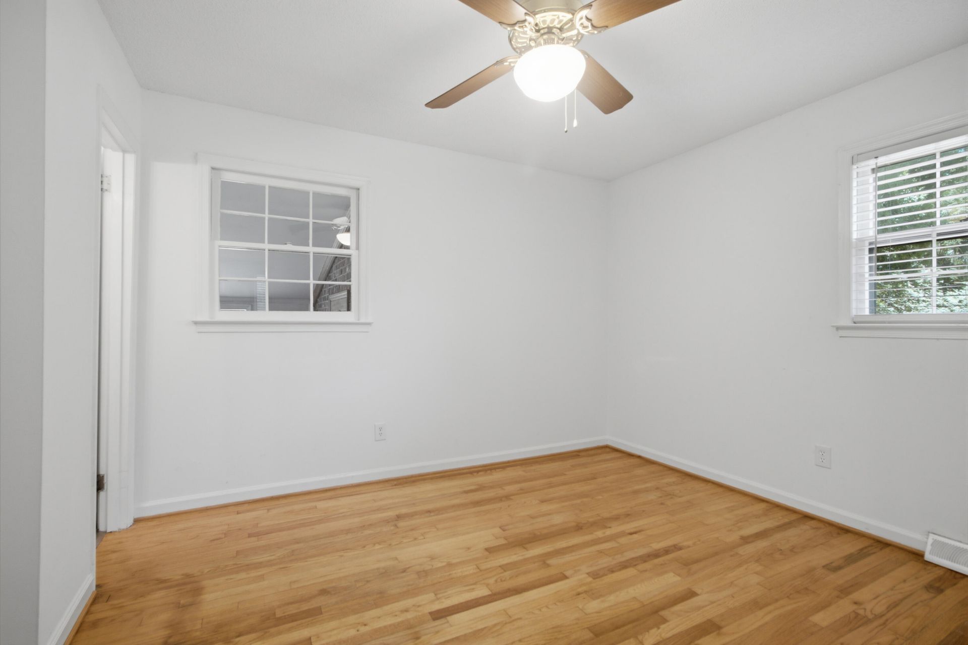 1144 Wyndham Road Photo 28