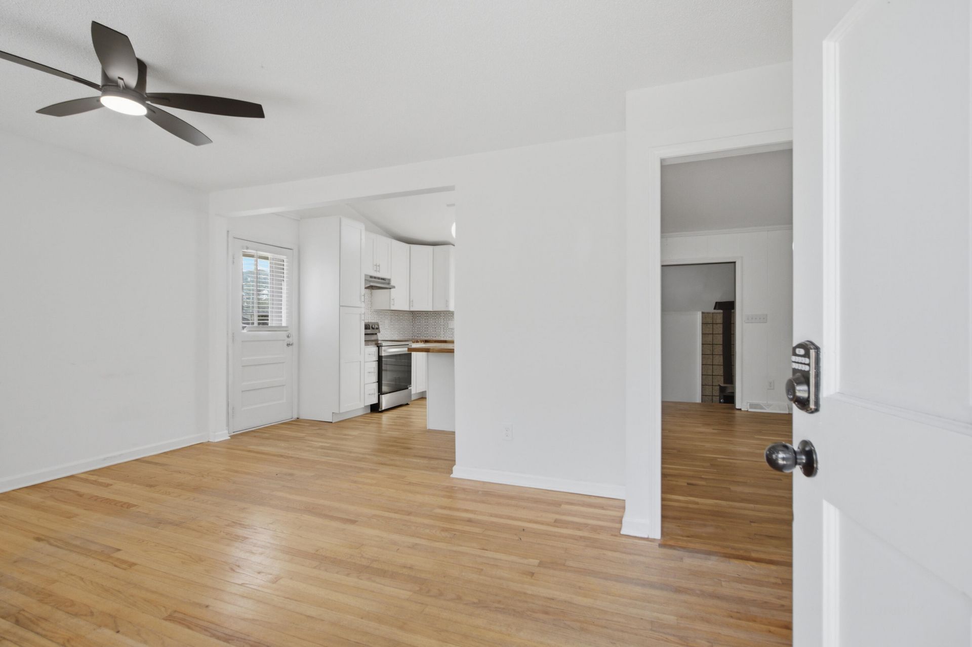 1144 Wyndham Road Photo 6